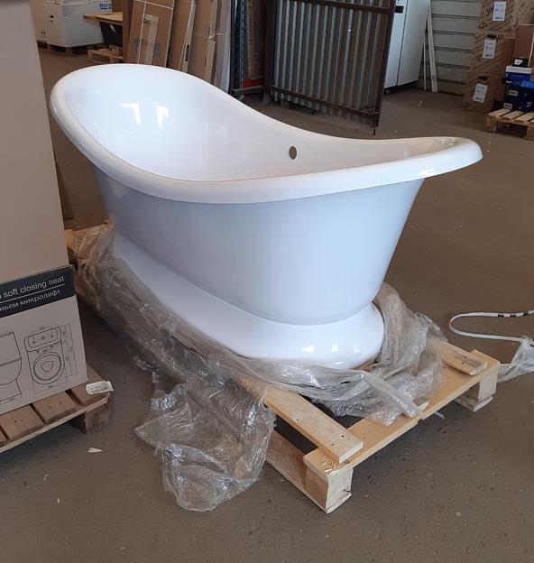 Мраморная ванна Castone «Корсика» на подиуме фото 6