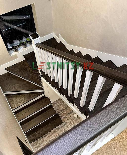 Лестница на деревянном каркасе под заказ фото 1