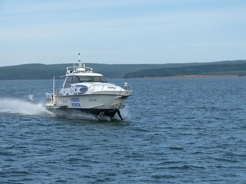 Моторная яхта на подводных крыльях БМБ 14М фото 3