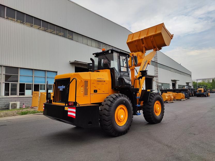 Фронтальный погрузчик «Lonking CDM853N» фото 5