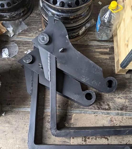 Вилы откидные на экс-погрузчик elaz фото 2