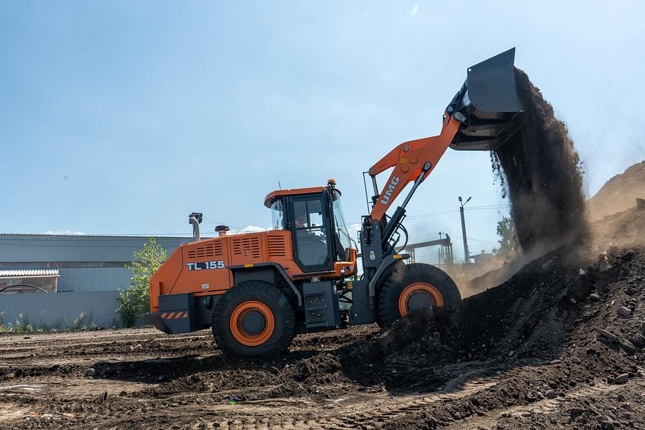 Погрузчик фронтальный TL155 фото 4