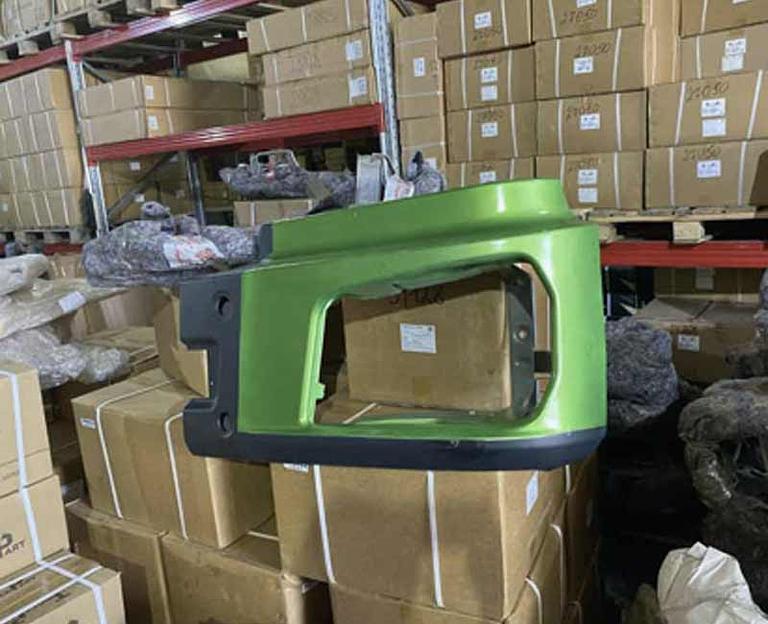 Облицовка фары (R зеленая часть бампера) Х3000 DZ97259623222 фото 1