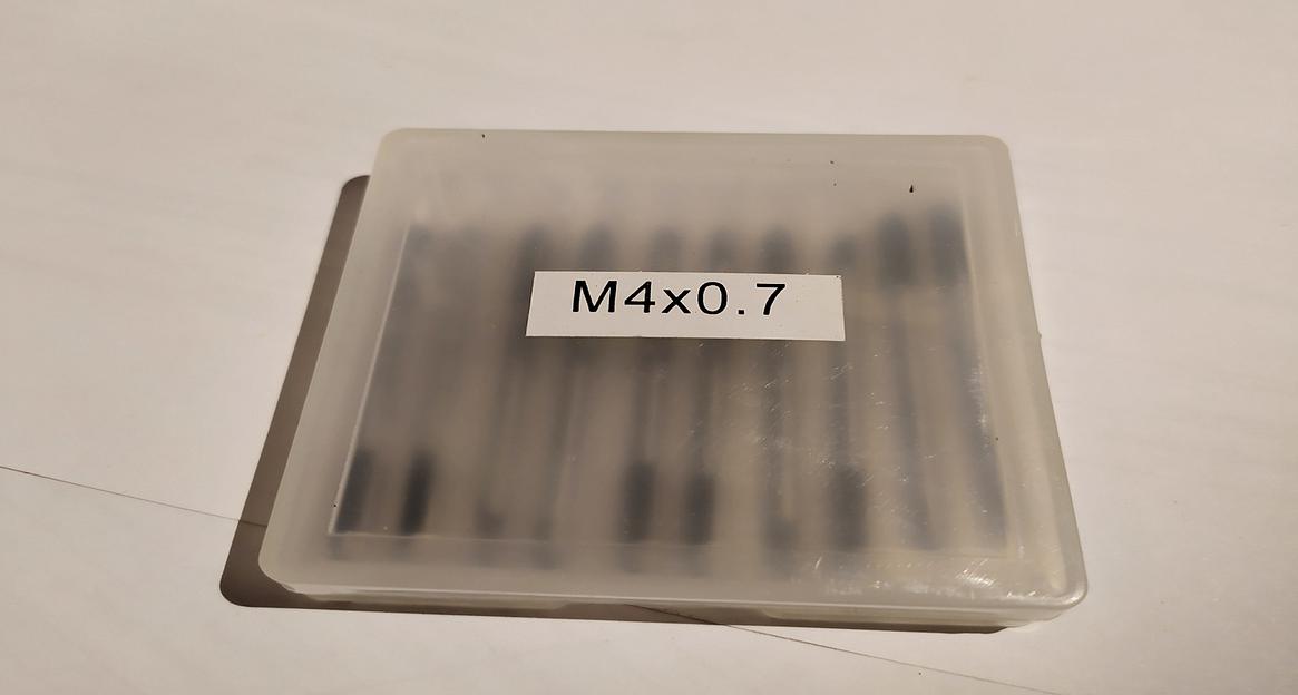 Метчик ручной комплектный М4х0,7 фото 2