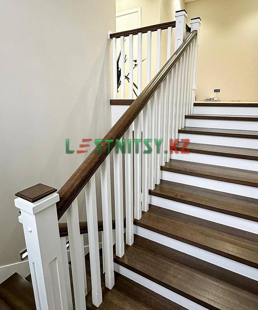 Лестница П-образная на каркасе из монолитного бетона под заказ фото 4