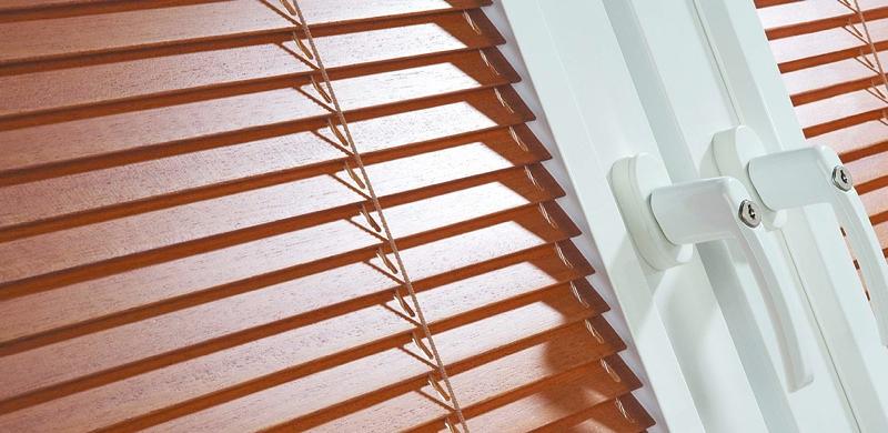 Жалюзи на пластиковые окна Isolite ОПТ фото 1