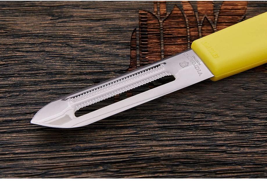 Овощечистка для овощей и фруктов Victorinox Swiss Classic желтый (7.6077.8) фото 5