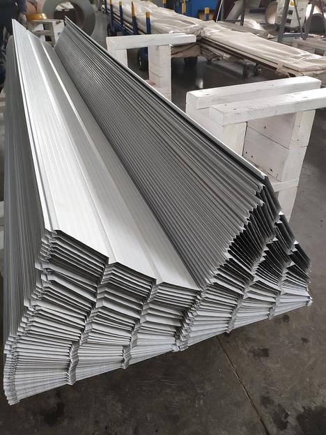 Металлический сайдинг «Тройной софит с рифлением» цвет RAL 9003 ЭКО фото 2