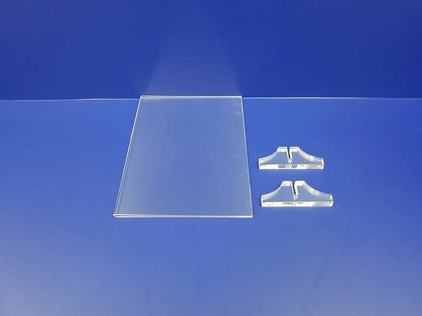 Подставка из оргстекла для меню формат а5 горизонтальная на ножках. фото 2