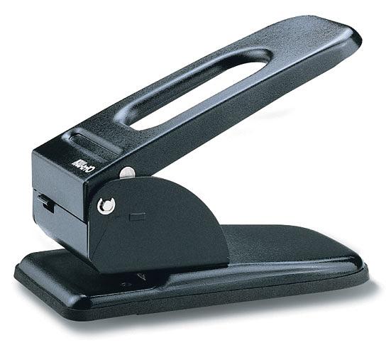 Дырокол Kw-Trio Heavy Duty 967 макс.:70лист. металл черный отв.:2 с линейкой фото 2