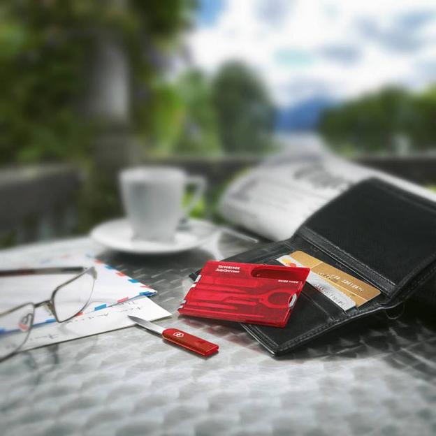 Швейцарская карта Victorinox SwissCard Classic (0.7100.T) красный полупрозрачный коробка подарочная фото 4