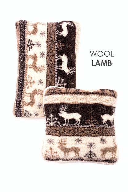 Подушка Woollamb меховая «Олени» 40×40 см, опт фото 1