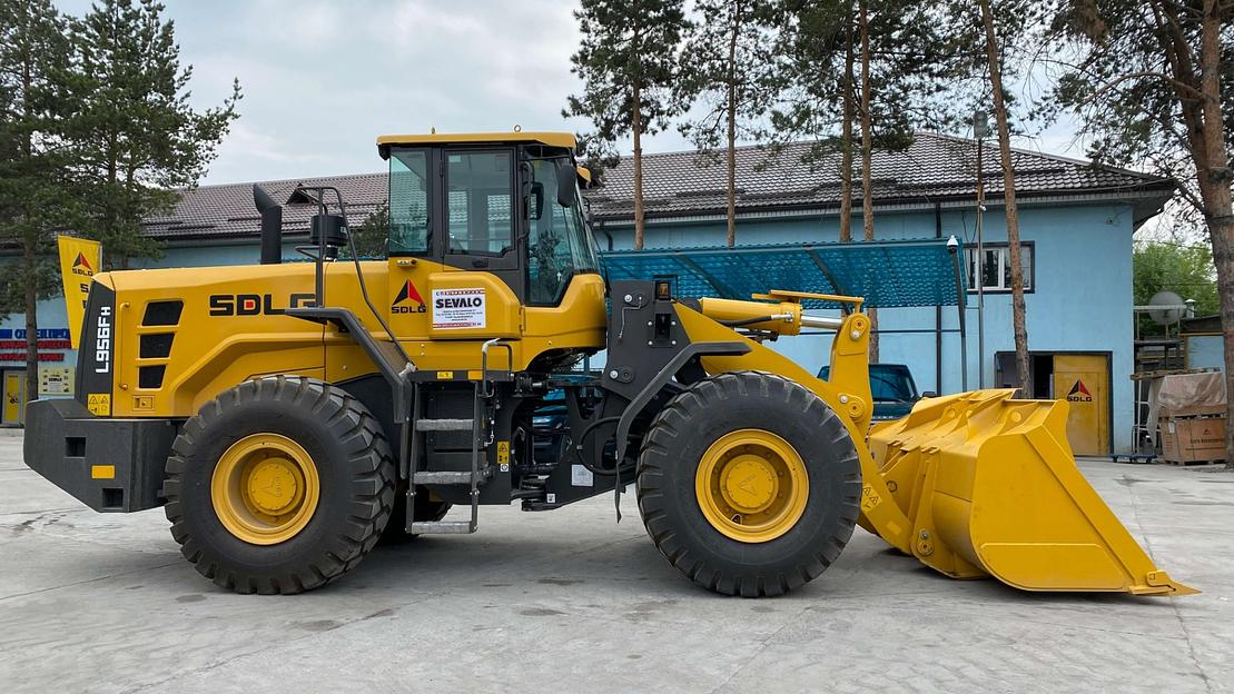 Фронтальный погрузчик L956FH фото 1