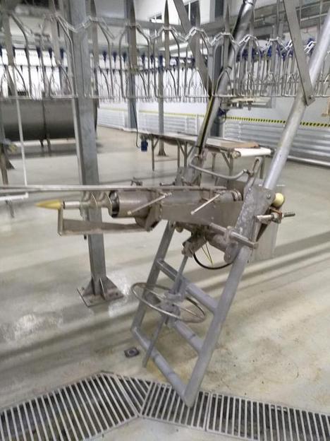 Машина удаления голов от тушек птицы ВИ-1003 фото 4