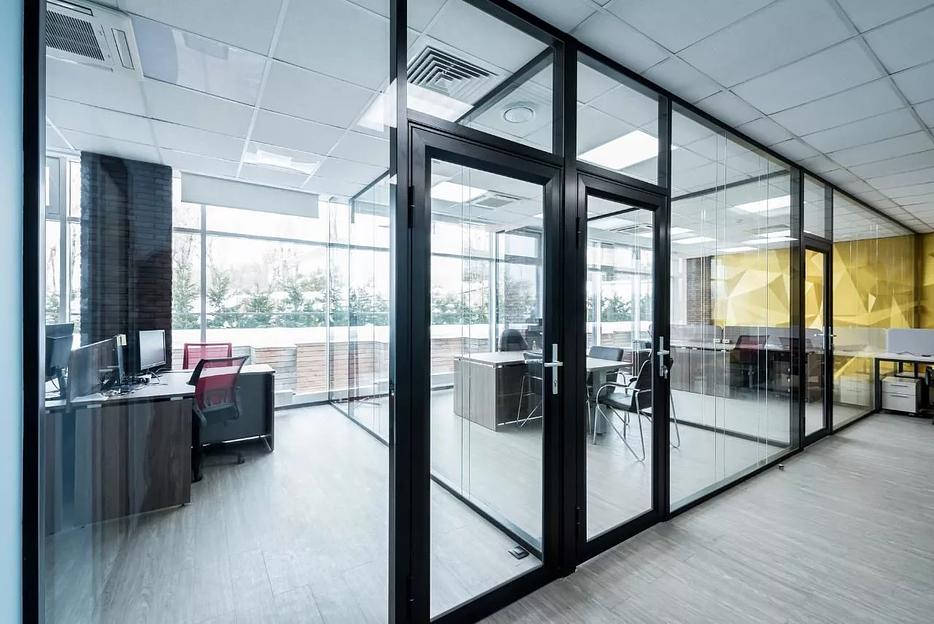 Услуга по фасадному остеклению фото 2