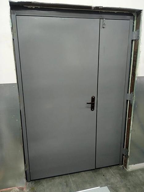 Изготовление металлических дверей толщиной от 1,3 мм до 10 мм с заливкой бетоном полотна (сейфовая) фото 4