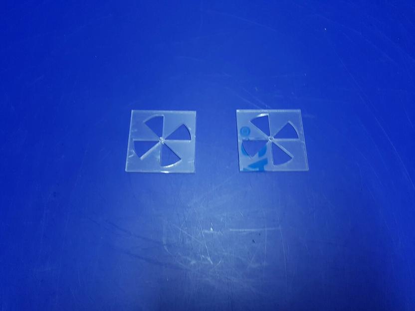 Акриловый знак радиации изготовлен на лазере. Производство деталей из акрила оптом. фото 1