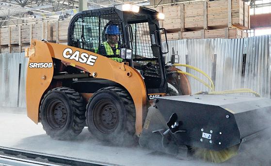 Мини-погрузчик колёсный CASE SR150B фото 1