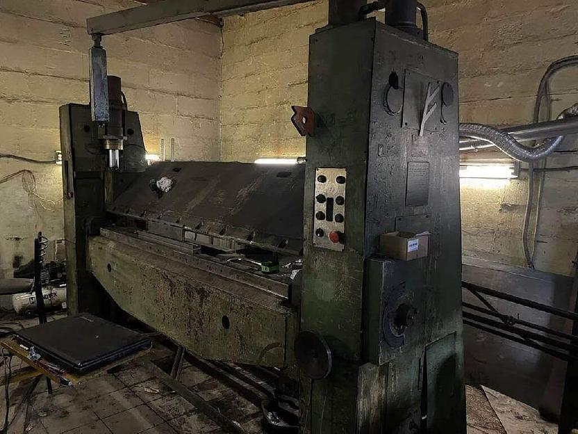 Листогибочная машина ИВ2144 фото 6