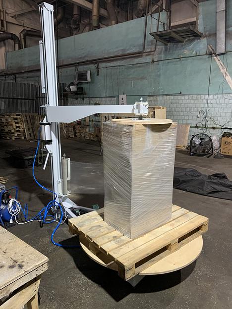 Вертикальный стрейч обмотчик с верхним пневмо-прижимом Komfort «P1500» фото 2