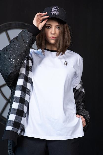 Белая футболка с сеткой в виде паутины на спине на девочку ОПТ фото 4