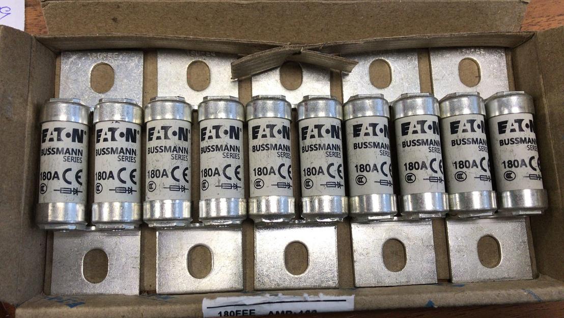 Предохранитель BUSSMANN BS88-4 180A фото 1