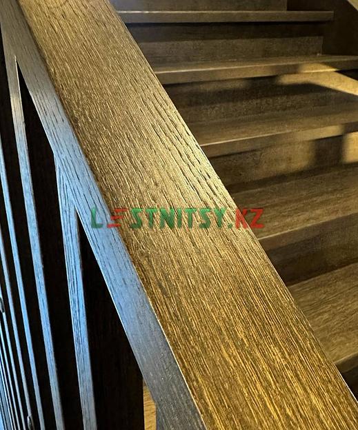 Лестница с ограждением из деревянных реек под заказ фото 10