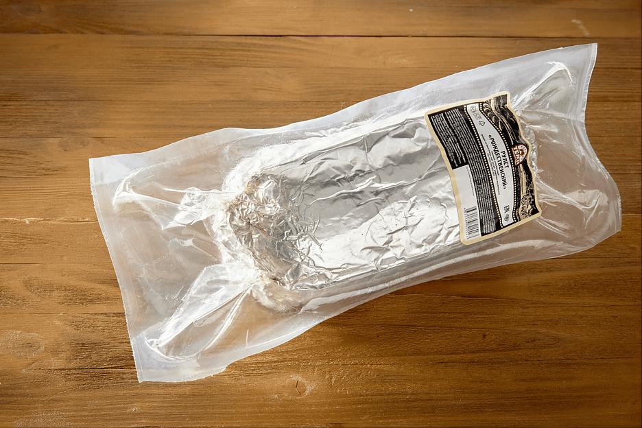 Рулет из мяса птицы варено-копченый «Рождественский» в/у фото 1