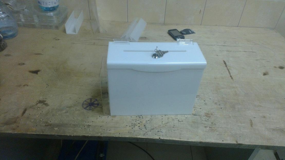 Ящик для пожертвований молочный 250х150х200 фото 1