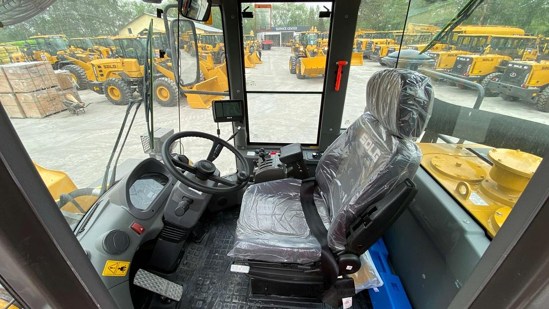 Фронтальный погрузчик L975F фото 3