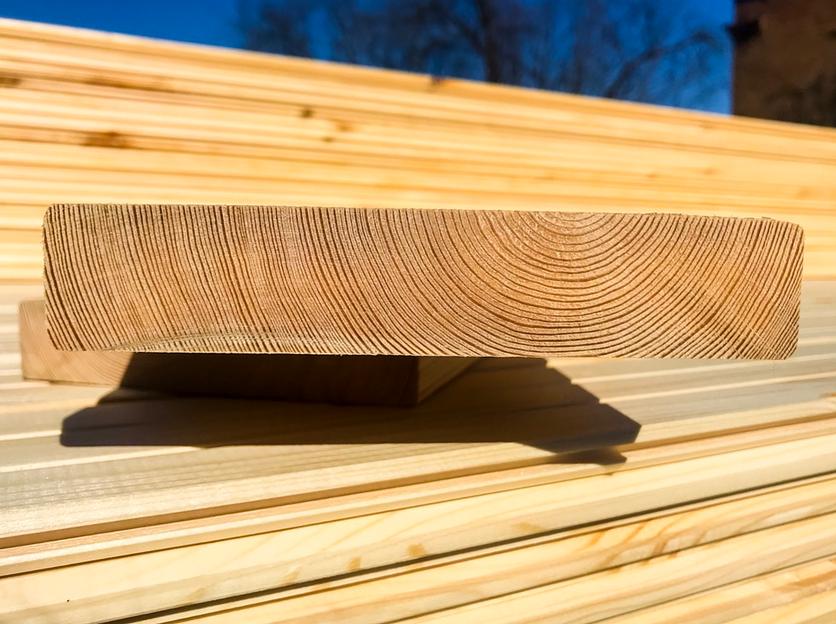 Строганная доска из сибирской лиственницы фото 1