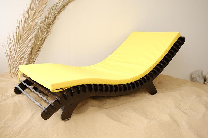 Шезлонг из дерева с матрасом фото 1