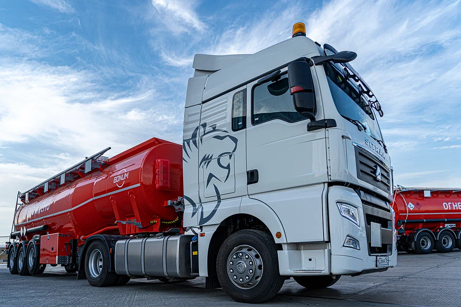 Бензовоз 28 м³ трёхосный 914210 фото 4