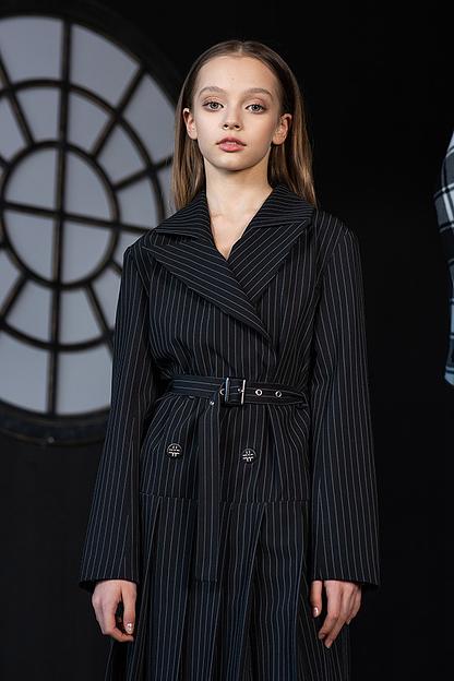 Двубортное чёрное платье-жакет в полоску на девочку ОПТ фото 4