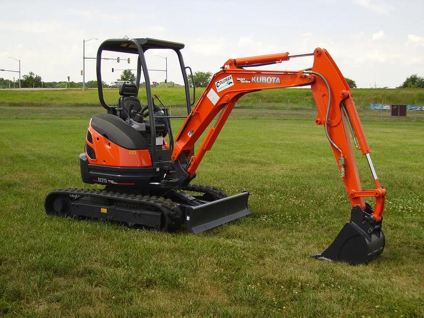 Услуги и аренда мини-экскаватора в Краснодаре фото 2