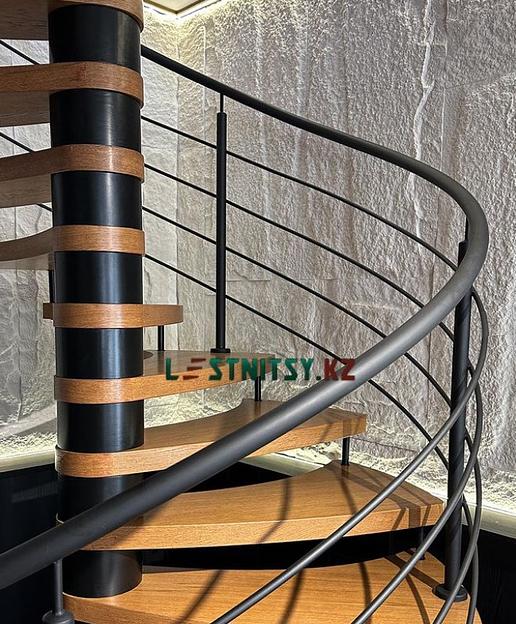 Лестница винтовая под заказ фото 4