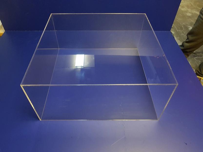 Квадратный короб из прозрачного акрилового стекла для макета. Производство коробов из акрила для моделей. фото 2