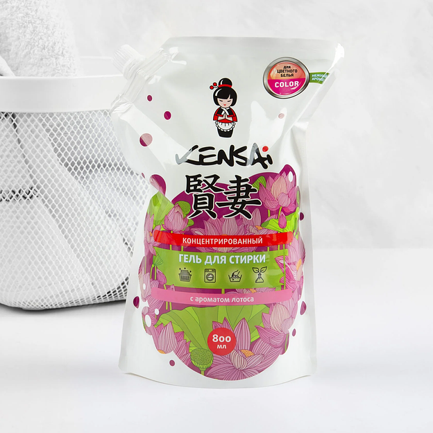 Средство моющее синтетическое жидкое (концентрированный гель) Kensai для стирки цветного белья с ароматом лотоса, сменный блок 800 мл опт фото 1
