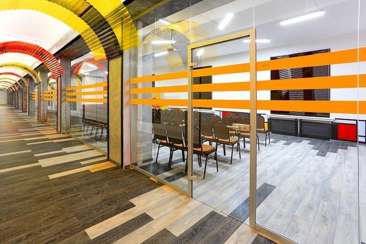 Цельностеклянная перегородка NAYADA-Crystal под заказ фото 5