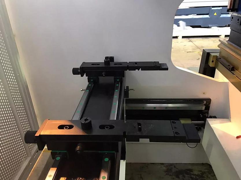 Пресс листогибочный гидравлический c ЧПУ SMD PBA 50-1300 фото 8