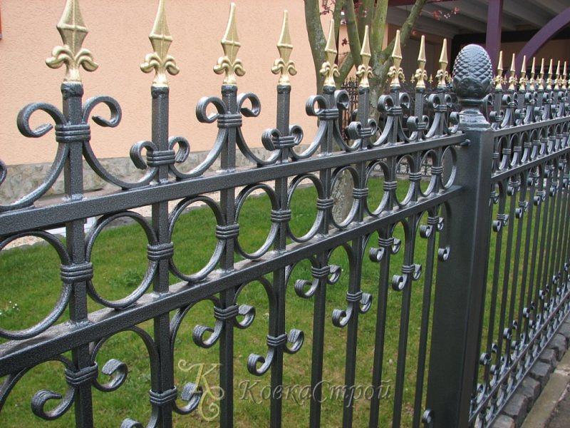 Забор с элементами холодной ковки фото 1