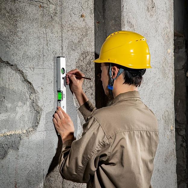 Измерительный и разметочный инструмент Deli Строительный уровень Deli DL700400B 400мм, алюминиевый сплав, мягкие резиновые заглушки, магнит фото 5