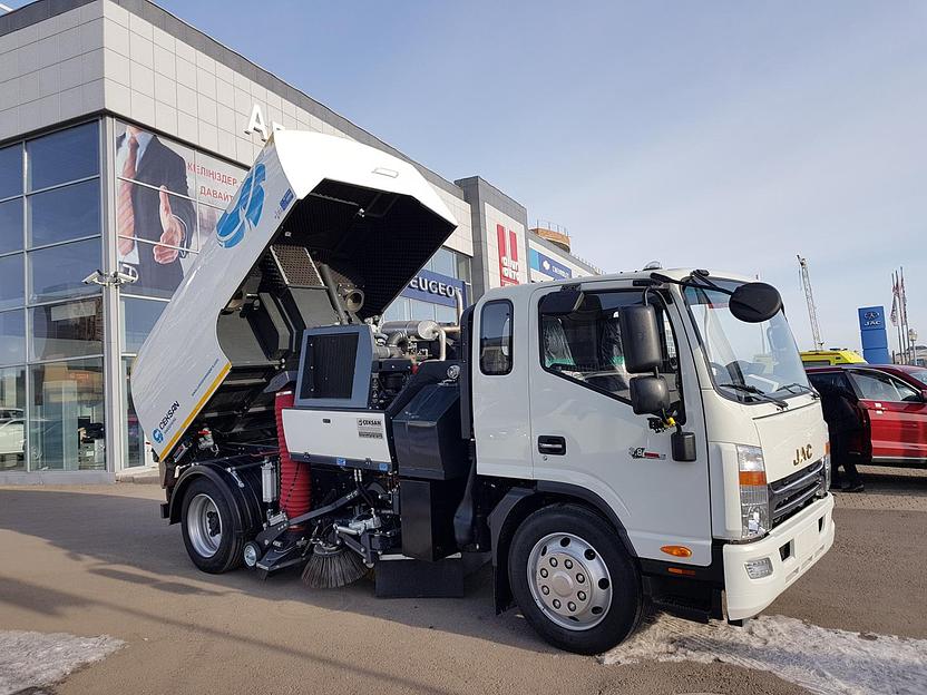 Jac N120 вакуумная подметально-уборочная машина фото 3