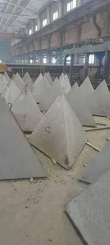 Бетонный тетраэдр фото 3