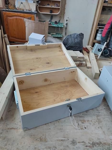 Деревянные запирающиеся ящики (ЗИП) любого размера, с окрашиванием на заказ, опт фото 3