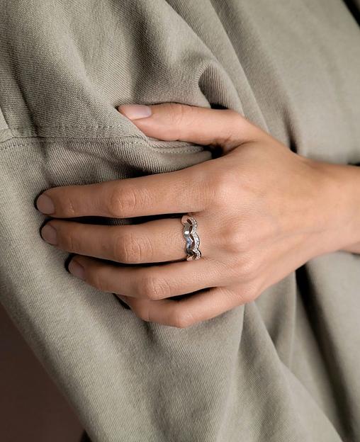 Серебряное кольцо волны с фианитами 925 фото 6