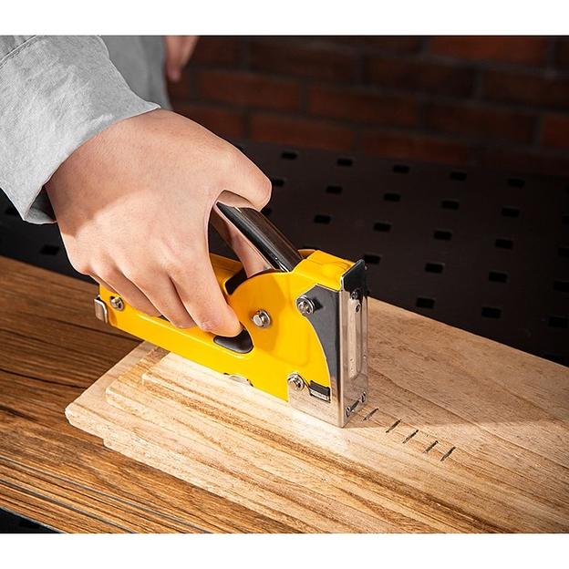 Степлеры, пистолеты, заклепочники Deli Мебельный степлер Deli DL238001 Для скоб 4-8мм D-типа. Полностью стальная конструкция фото 4