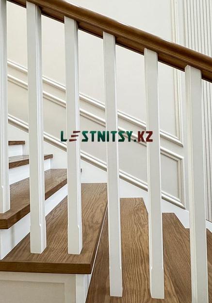 Лестница двухмаршевая с деревянным ограждением под заказ фото 3