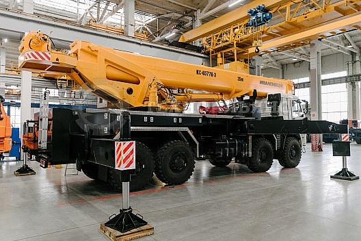 Автомобильный кран Ивановец КС-6577К-3 г/п 50 т фото 4