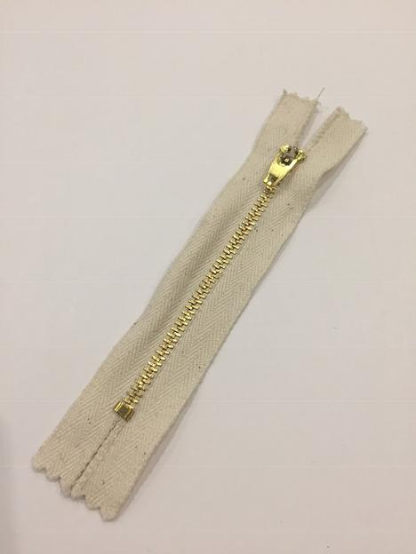 Молния джинсовая №4 зол.зуб 11см. Светло-бежевый фото 1